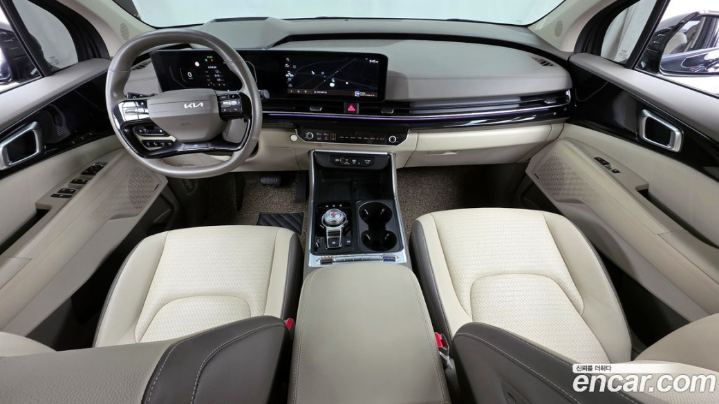 Kia Carnival 9-Seater Signature, 2025