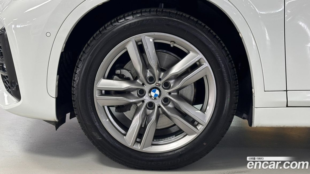 BMW X1 xDrive 20i M Sport, 2022