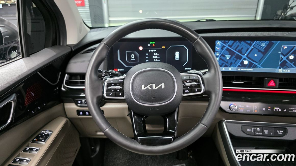 Kia Carnival 9-Seater Gravity, 2024