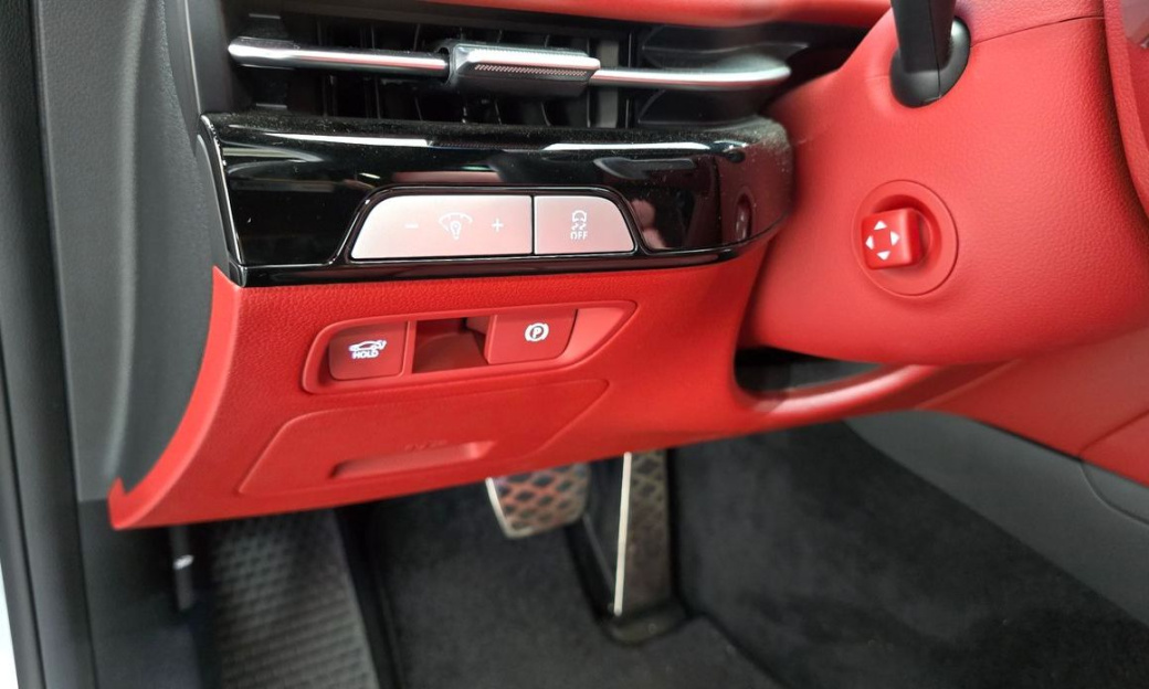 Genesis G80 Gasoline 2.5 Turbo AWD, 2025