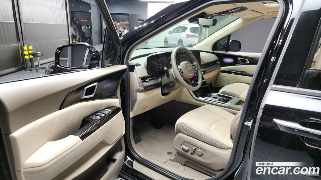 Kia Carnival 7-Seater Signature, 2023