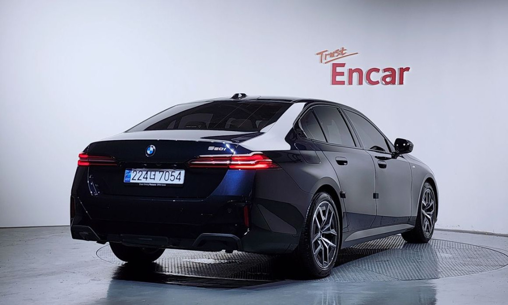BMW 5-Series 520i M Sport, 2024