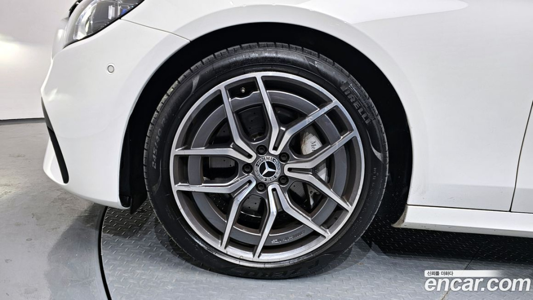 Mercedes-Benz E-Class E220d 4MATIC AMG Line, 2022