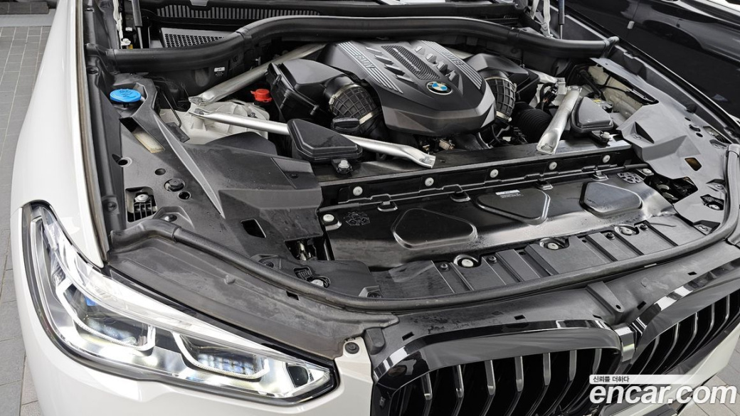 BMW X5 M50i, 2022