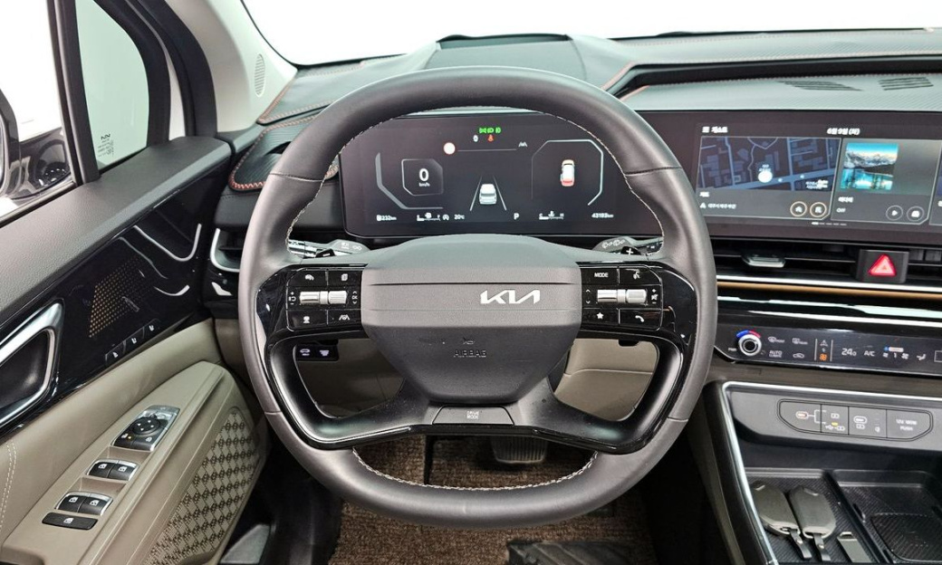 Kia Carnival 9-Seater Signature, 2025