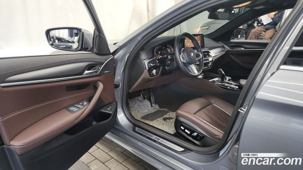BMW 5-Series 523d xDrive M Sport, 2023