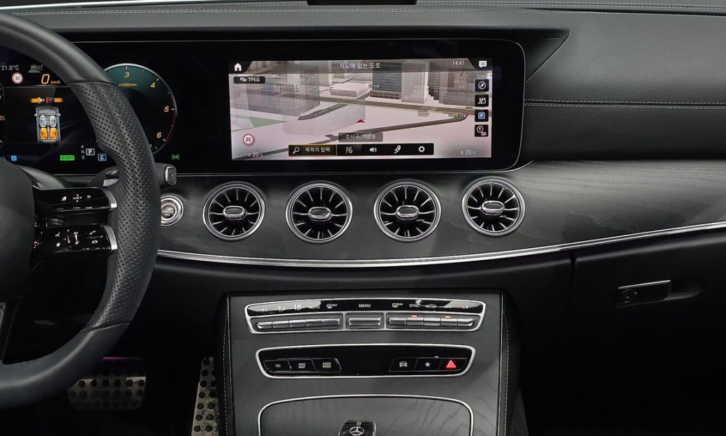 Mercedes-Benz E-Class E300d 4MATIC Coupe, 2022