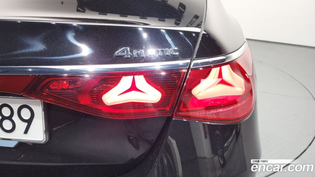 Mercedes-Benz E-Class E300 4MATIC AMG Line, 2024