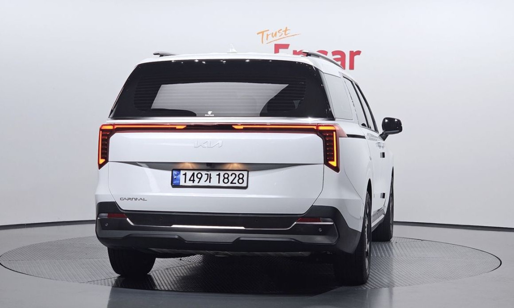 Kia Carnival 9-Seater Noblesse, 2024