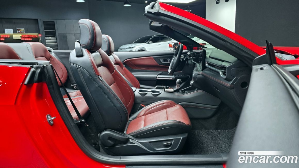 Ford Mustang 2.3 Ecoboost Premium Convertible, 2024