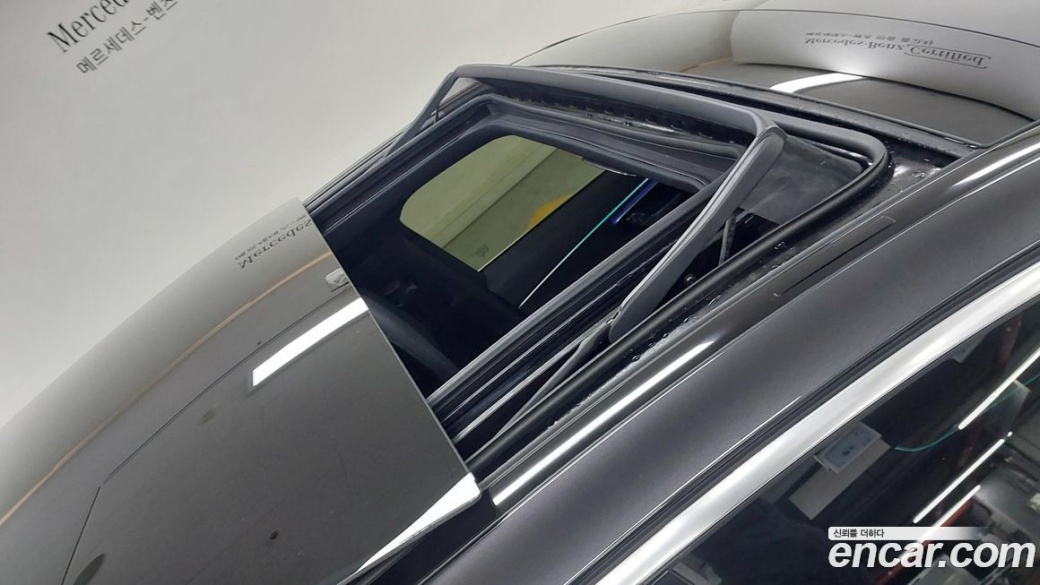 Mercedes-Benz E-Class E300 4MATIC Exclusive, 2025
