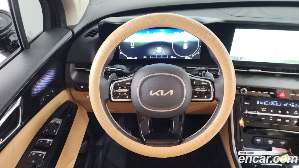 Kia Carnival 9-Seater Signature, 2023