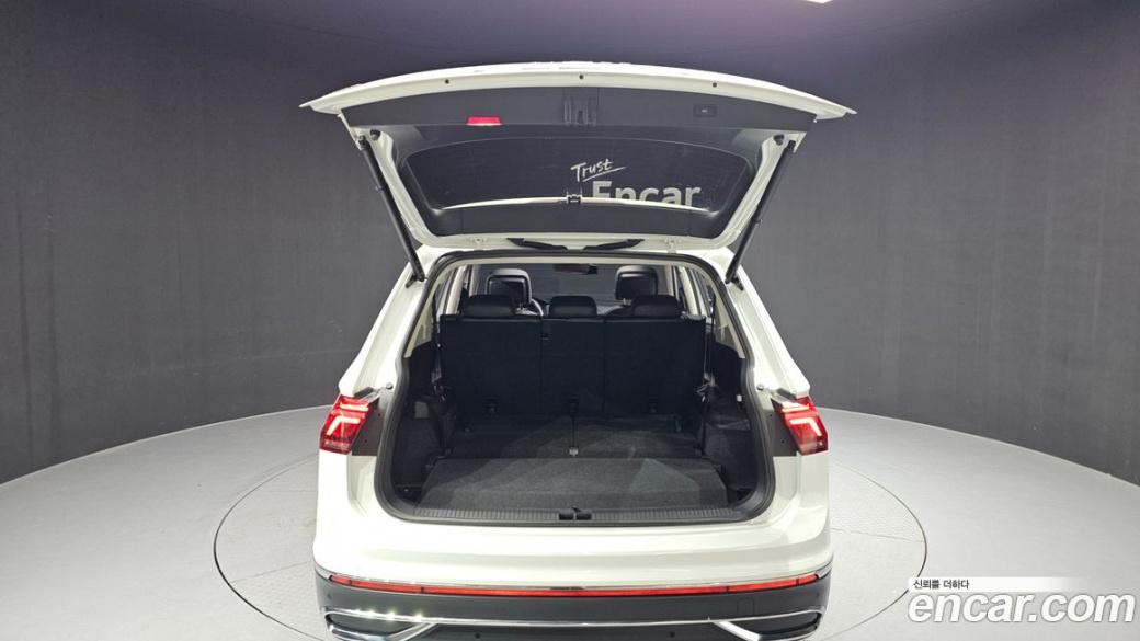 Volkswagen Tiguan 2.0 TSI Prestige, 2023