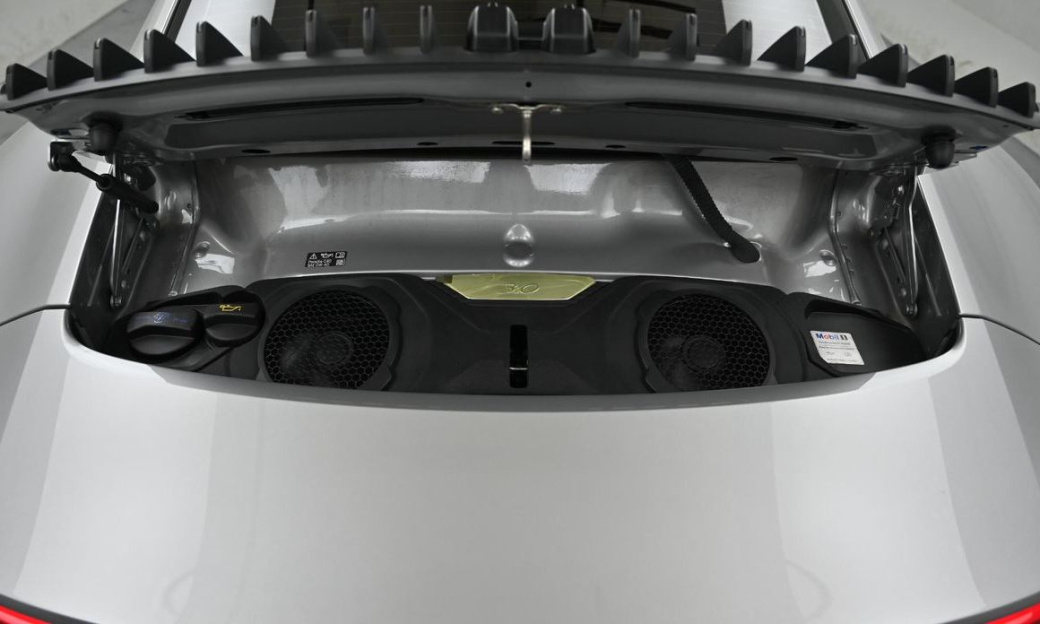 Porsche 911 Carrera, 2024
