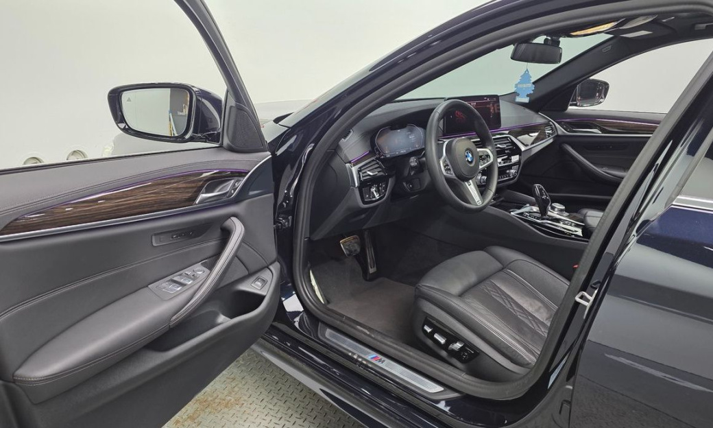 BMW 5-Series 523d M Sport, 2022