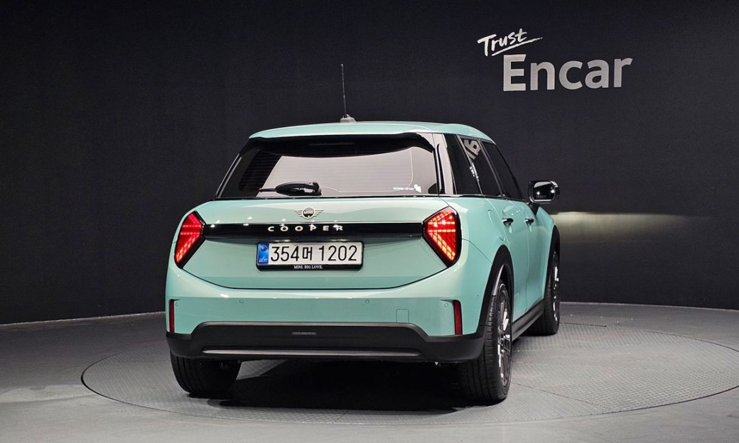 Mini Cooper 5Door Essential, 2025