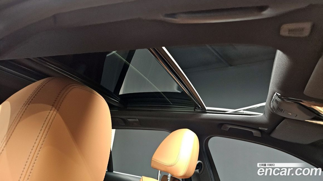 BMW 3-Series 320i Touring, 2024