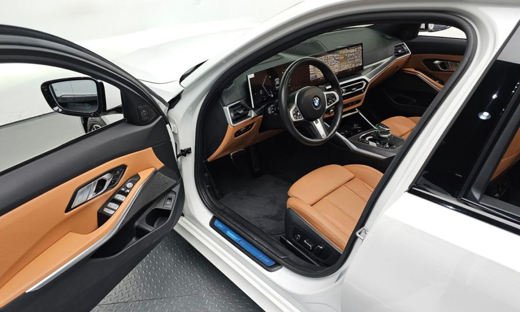 BMW 3-Series 320i M Sport, 2024