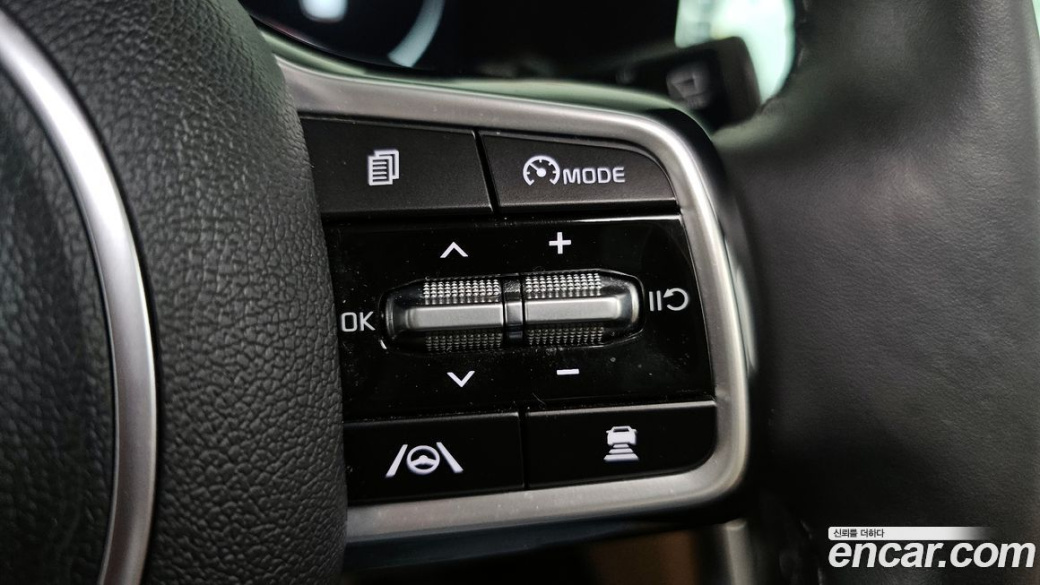 Kia Carnival 9-Seater Signature, 2023