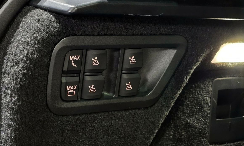 BMW X7 xDrive 40d Design Pure Excellence 7-Seater, 2023