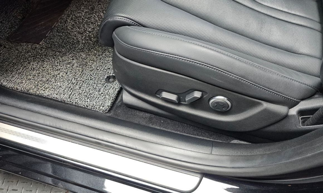 Genesis G80 Gasoline 2.5 Turbo AWD, 2025
