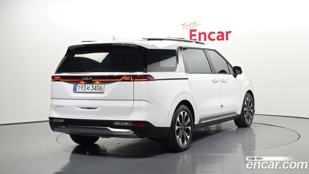 Kia Carnival 7-Seater Signature, 2023