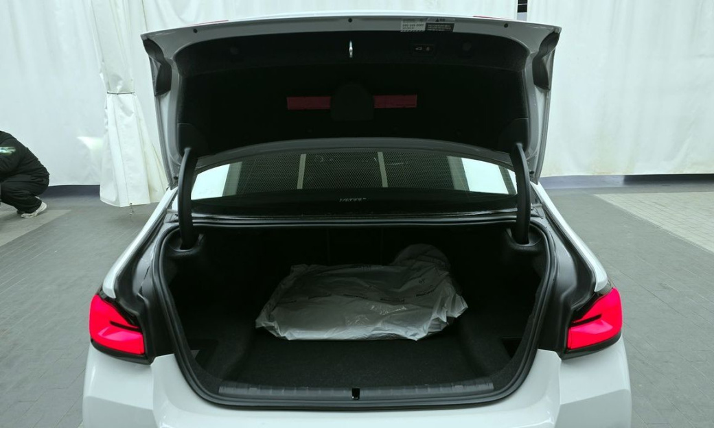BMW 5-Series 520i M Sport, 2023