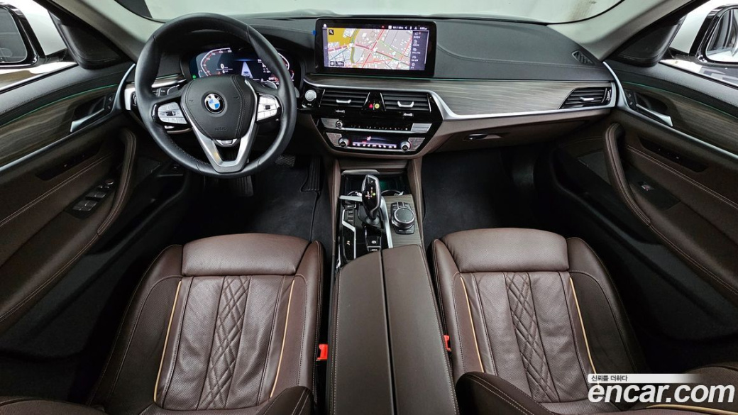 BMW 5-Series 530i xDrive Luxury, 2023