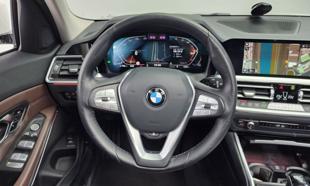 BMW 3-Series 320d Touring Luxury, 2022