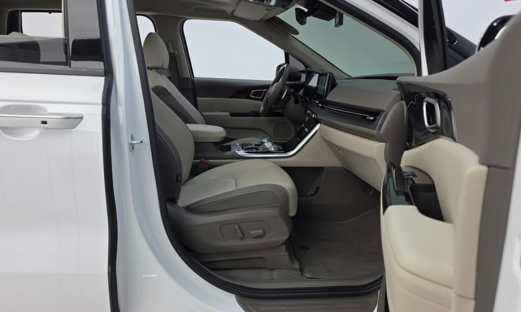 Kia Carnival 9-Seater Noblesse, 2023