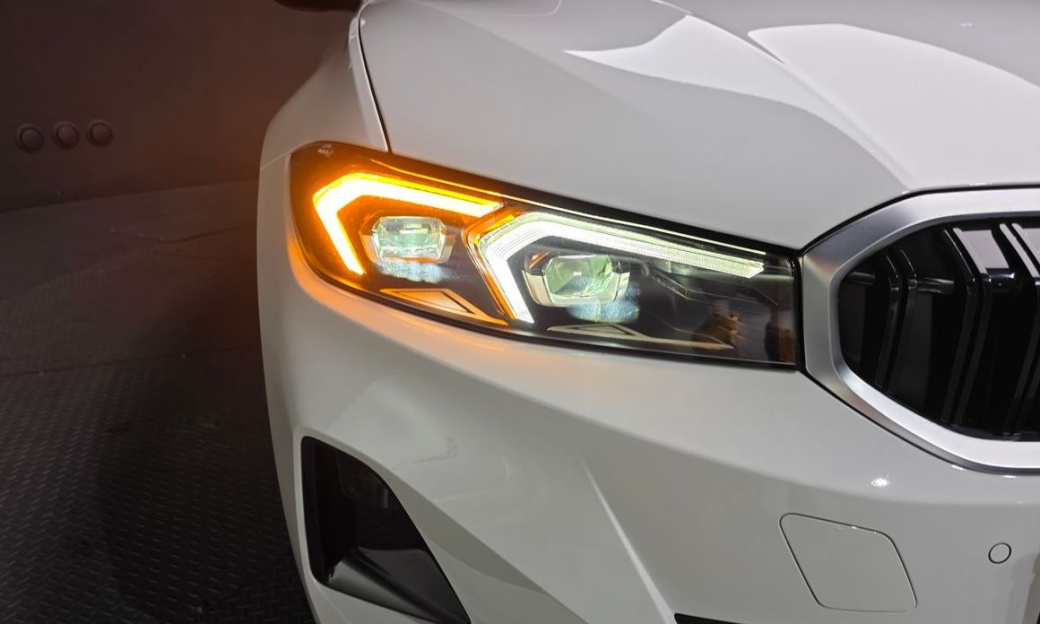 BMW 3-Series 320i, 2023