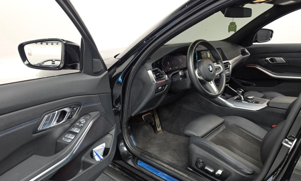 BMW 3-Series 320i M Sport, 2022