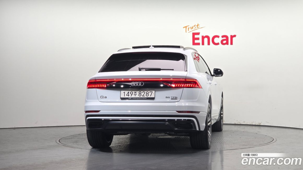 Audi Q8 55 TFSI Quattro Premium, 2023