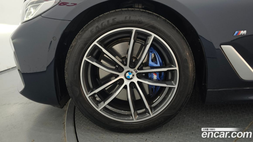 BMW 5-Series 520i M Sport, 2023