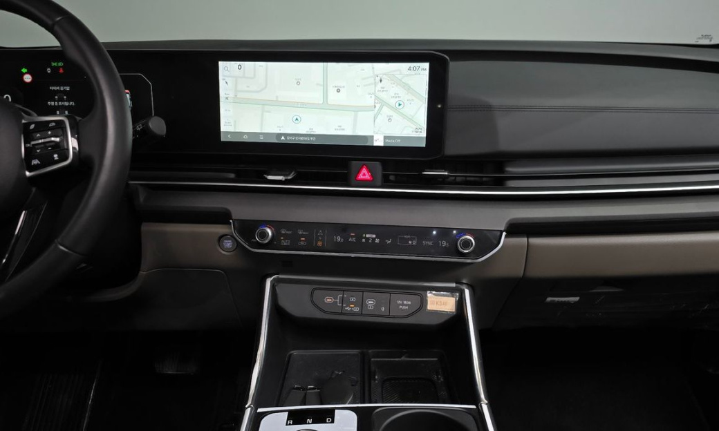 Kia Carnival 9-Seater Noblesse, 2025