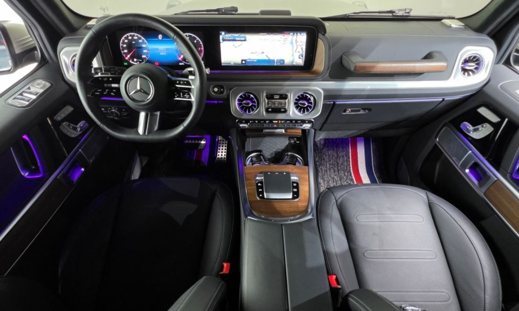 Mercedes-Benz G-Class G450d, 2025