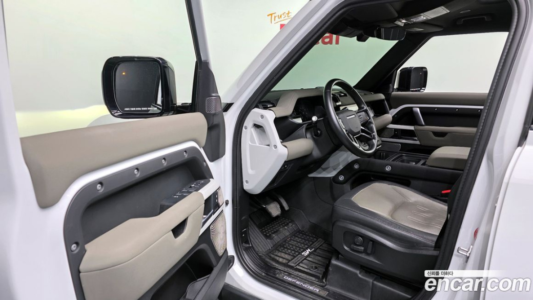 Land Rover Defender 110 P300 X-Dynamic SE, 2022