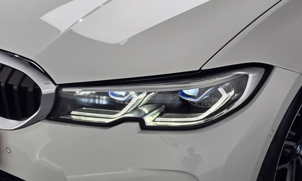 BMW 3-Series 320i Touring M Sports, 2022