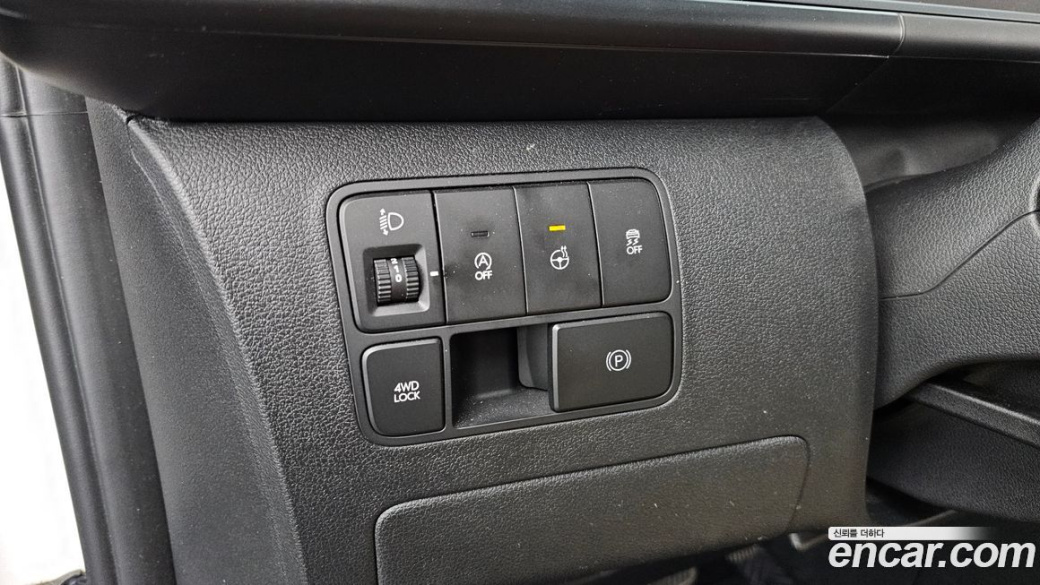 Hyundai Staria 4WD Tourer 9-Seater, 2024