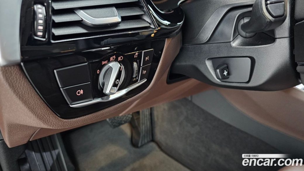 BMW 5-Series 530i Luxury, 2022