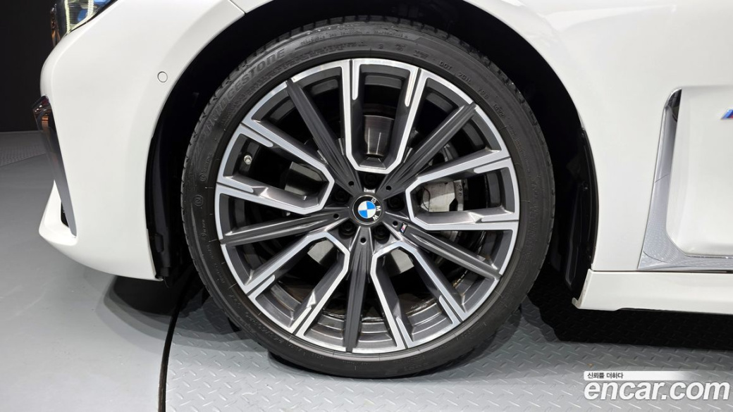 BMW 7-Series 740Li xDrive M Sport Package, 2022