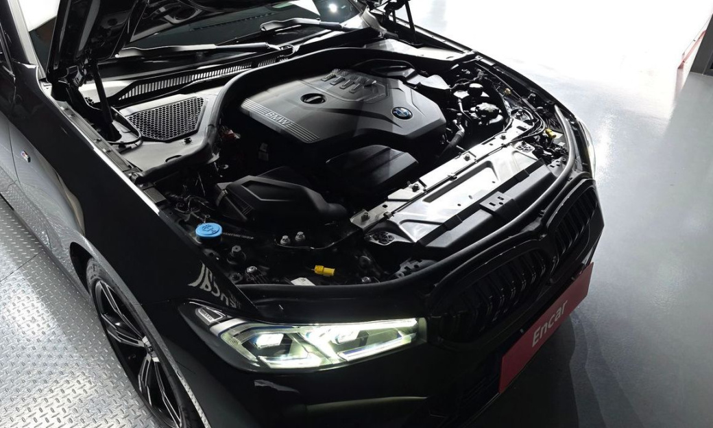 BMW 3-Series 320i M Sport, 2024