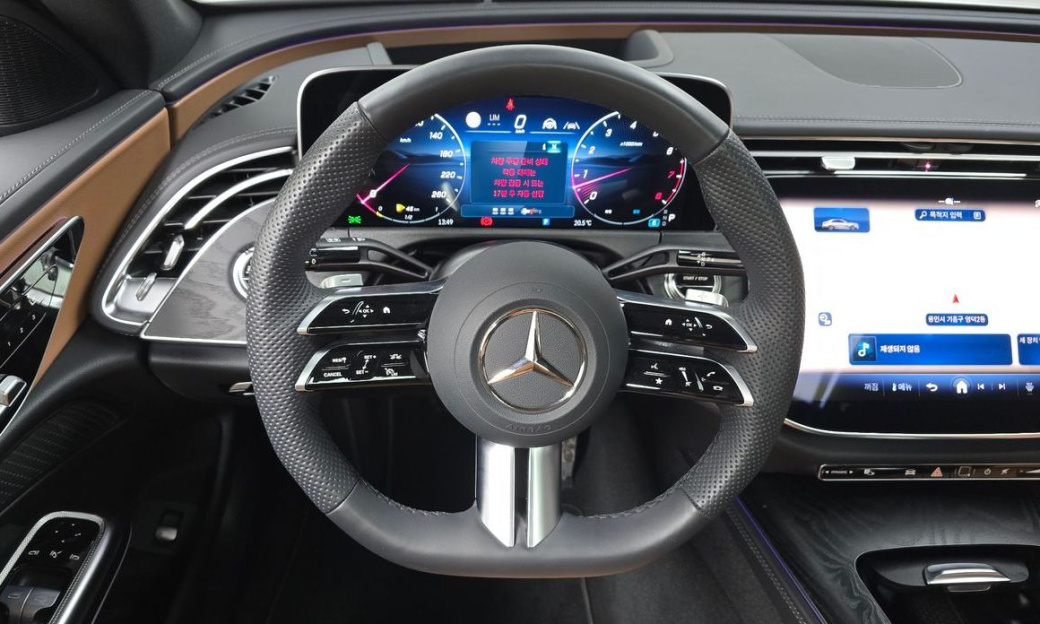 Mercedes-Benz E-Class E200 AMG Line, 2026