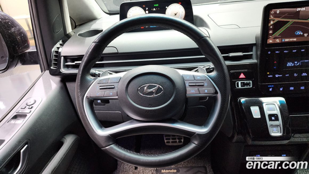 Hyundai Staria 4WD Lounge 9-Seater, 2024