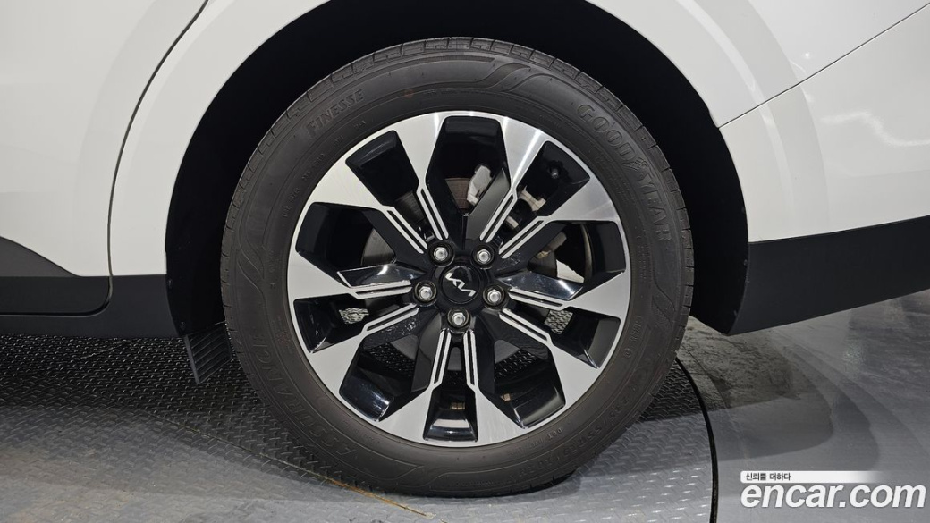 Kia Carnival 9-Seater Noblesse, 2023