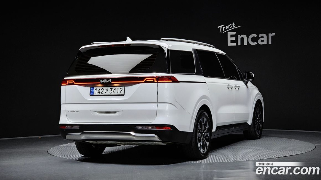 Kia Carnival 7-Seater Signature, 2023