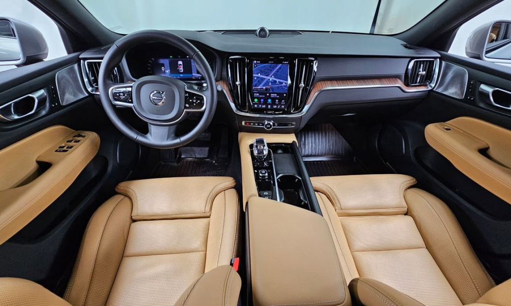 Volvo V60 B5 Ultimate AWD, 2024