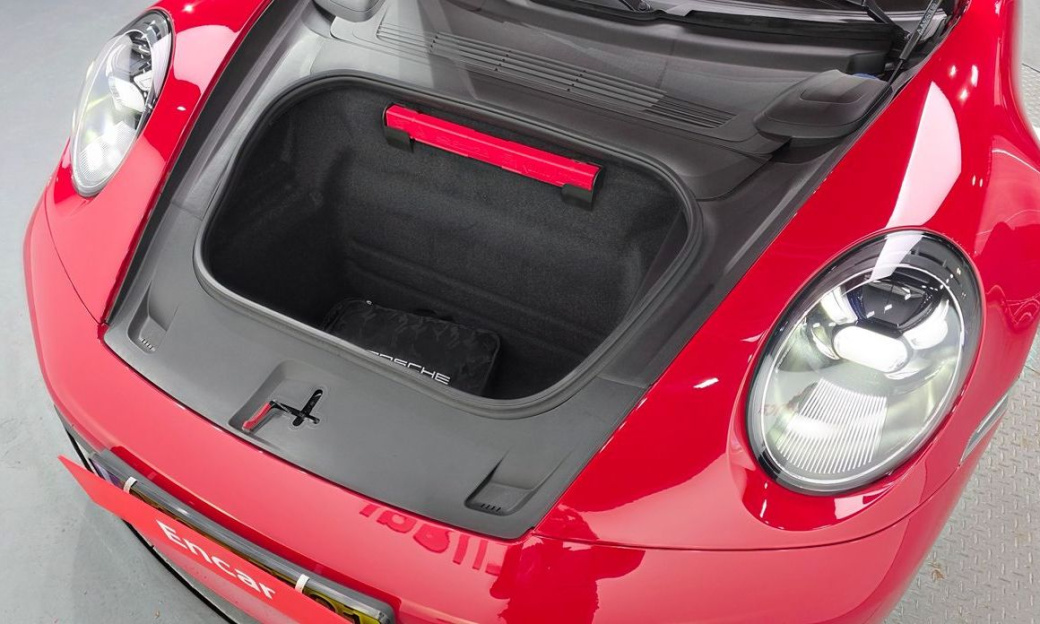 Porsche 911 Carrera 4S Cabriolet, 2024