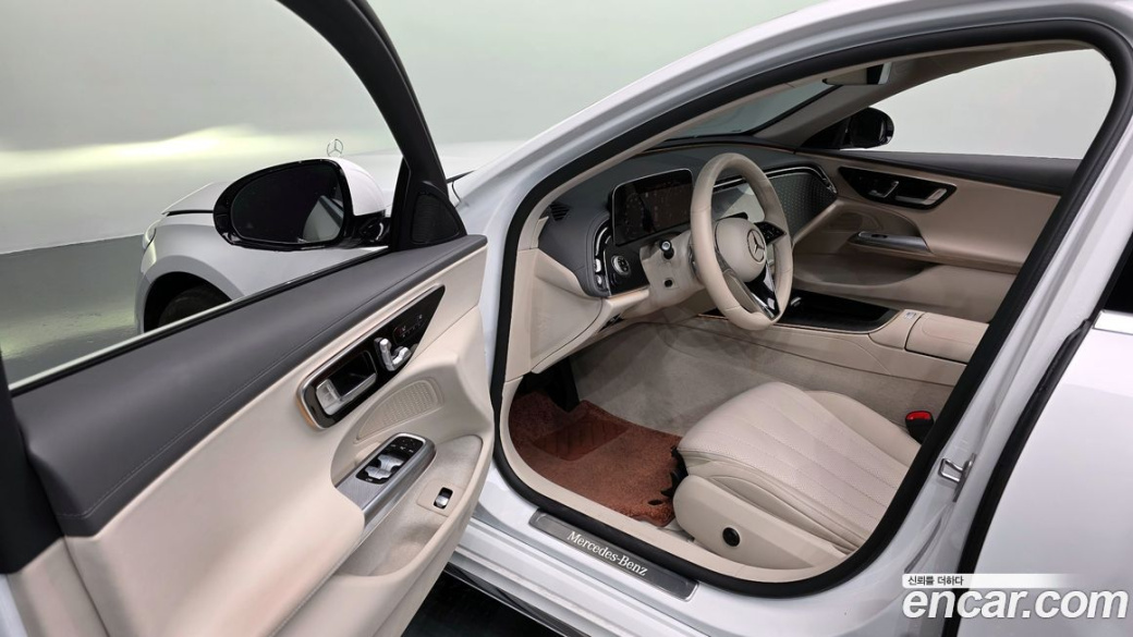 Mercedes-Benz E-Class E220d 4MATIC Exclusive, 2025