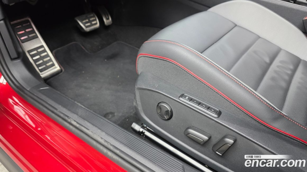 Volkswagen Golf 2.0 GTI, 2024